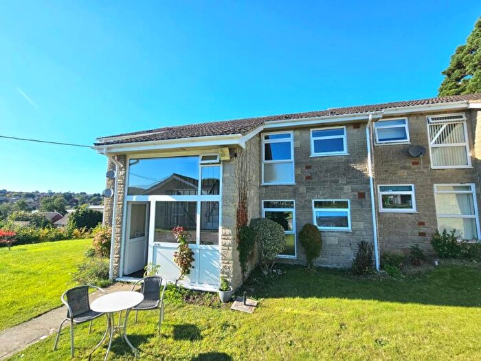 1 Bedroom Flat For Sale In Elm Lodge, Hopton Road, Cam, GL11
