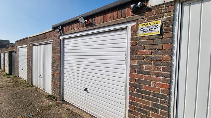 Garage / Parking To Rent In Garage, Whitewhawk, BN2