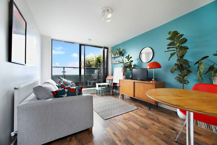 2 Bedroom Flat To Rent In Downham Road, London, N1