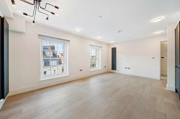 1 Bedroom Flat To Rent In Flat, Leather Lane, Clerkenwell, London, EC1N