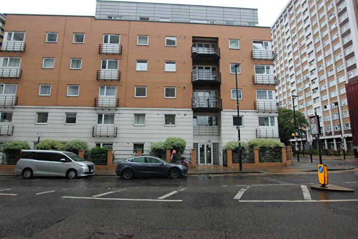 2 Bedroom Flat To Rent In Seraph Court, Angel, EC1V