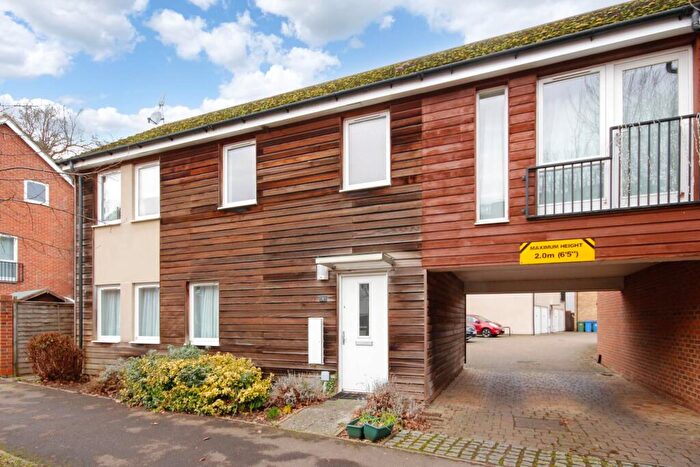 2 Bedroom Maisonette To Rent In Austin Way, The Parks, RG12