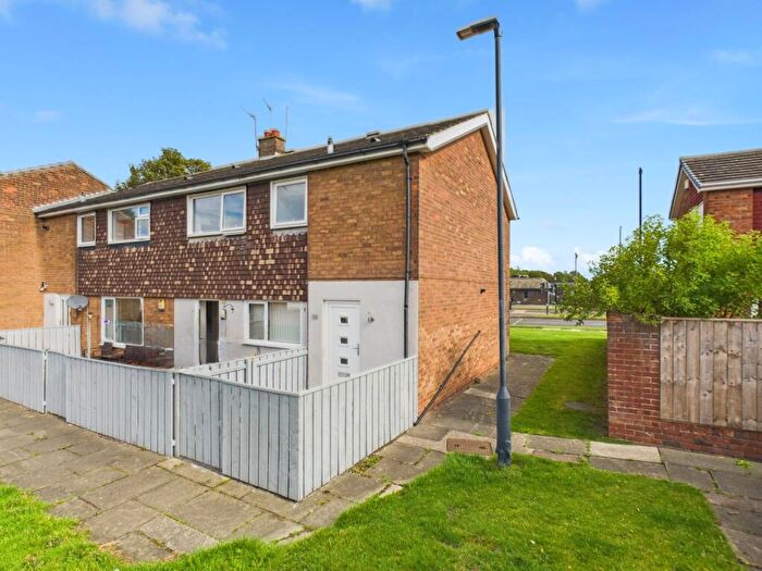 3 Bedroom Maisonette For Sale In Quantock Close, North Shields, NE29