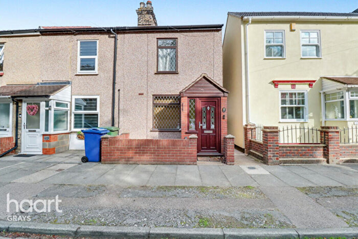 2 Bedroom End Of Terrace House For Sale In Malvern Road, Grays, RM17