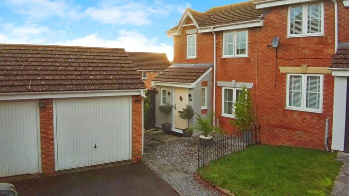 3 Bedroom Semi Detached House For Sale In Afal Sur, Barry, CF63