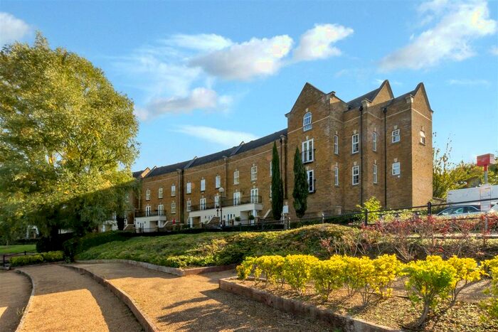 3 Bedroom Flat For Sale In Monellan Crescent, Caldecotte, Milton Keynes, MK7