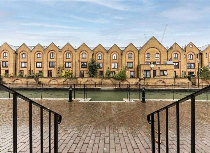 1 Bedroom Flat To Rent In Waterman Way, London, E1W