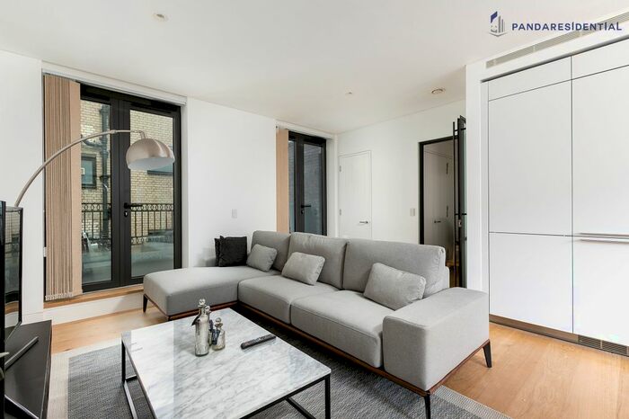 3 Bedroom Flat To Rent In Corner House, Tottenham Street, London, W1T