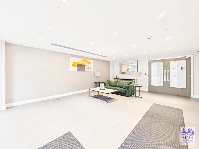 2 Bedroom Flat For Sale In Pegasus Way, Gillingham, ME7