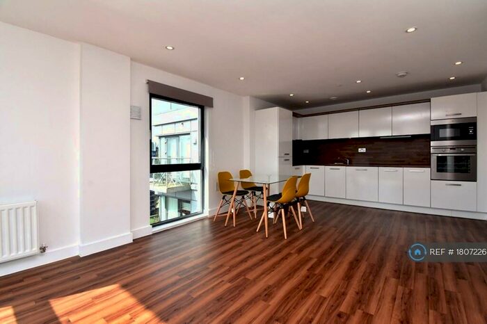 1 Bedroom Flat To Rent In Fairbanks Court, Wembley, HA0