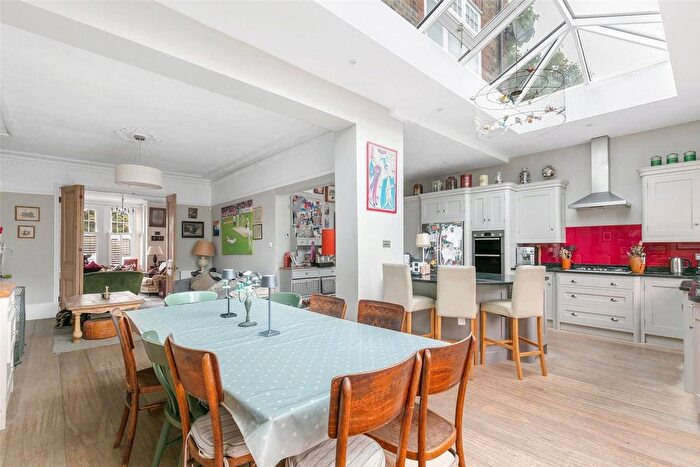 6 Bedroom Semi-Detached House To Rent In Rydal Road, London, SW16