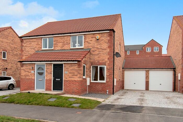 2 Bedroom Semi-Detached House To Rent In Plowes Way, Knottingley WF11