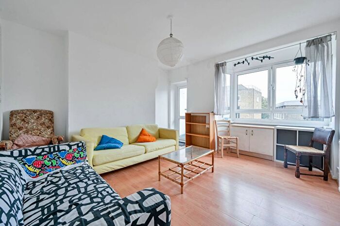4 Bedroom Flat To Rent In Stockwell Road, Stockwell, London, SW9