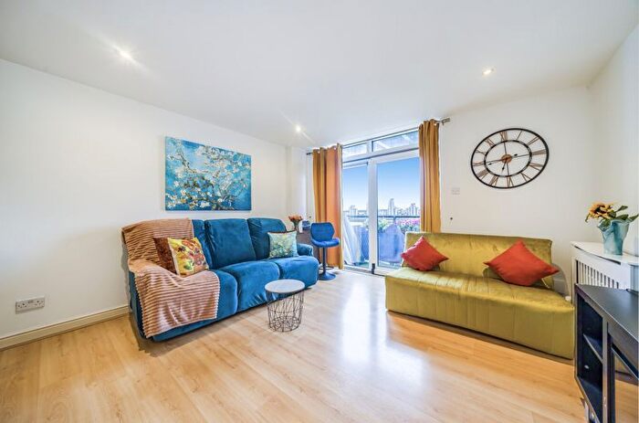 2 Bedroom Flat For Sale In Fishguard Way, Galleons Lock, E16