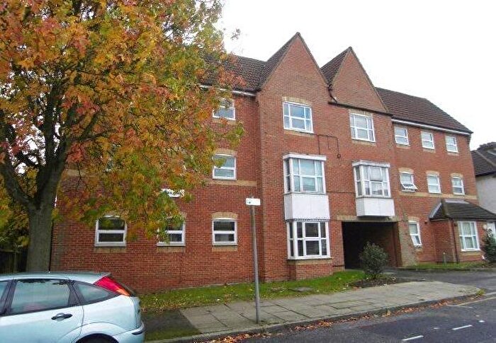 2 Bedroom Flat To Rent In Cavendish Avenue, Harrow, HA1
