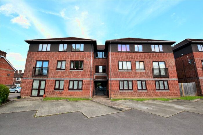 1 Bedroom Flat To Rent In Oakfields, Alexandra Avenue, Camberley, Surrey, GU15