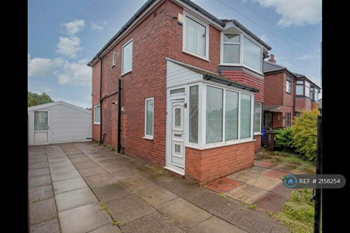 4 Bedroom Detached House To Rent In West Avenue, New Moston, Manchester, M40