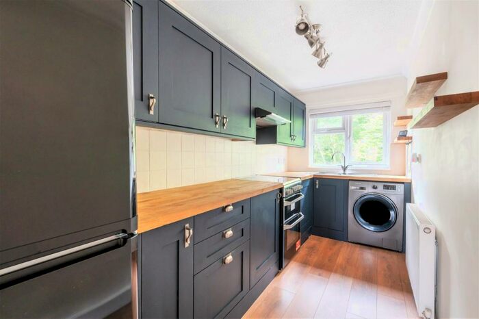 1 Bedroom Maisonette To Rent In Fitzjohn Close, Guildford, Surrey, GU4