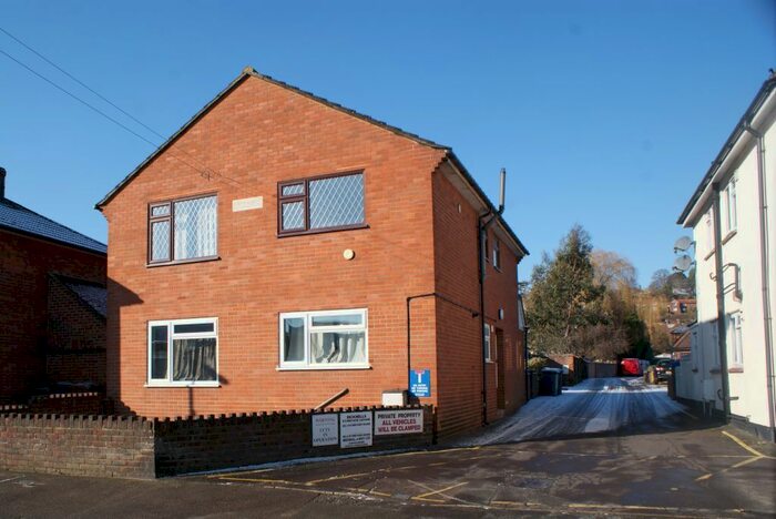 2 Bedroom Flat To Rent In St John's Street, Farncombe, GU7