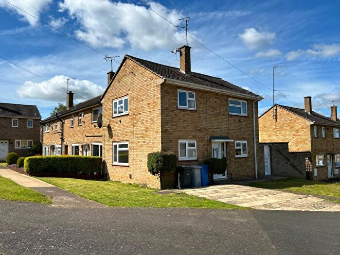3 Bedroom Terraced House To Rent In Castle Way, Kettering, NN15