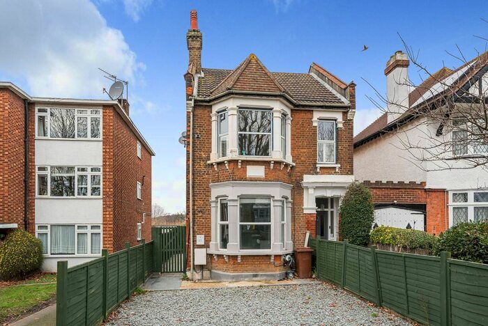 2 Bedroom Detached House To Rent In Handsworth Avenue, Highams Park, London, E4