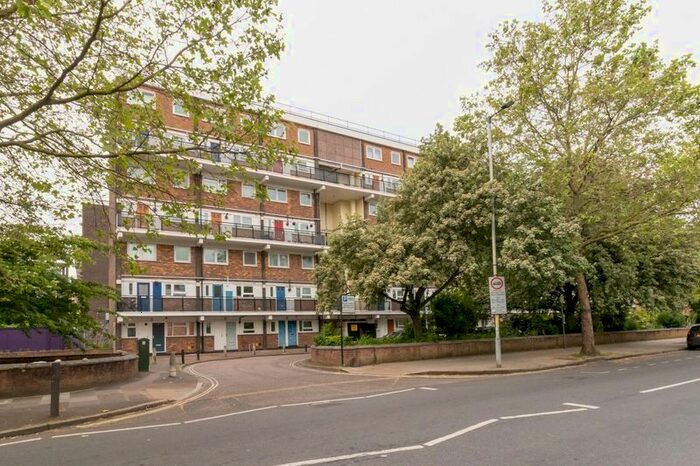 Studio To Rent In St. Saviours Estate, London, SE1