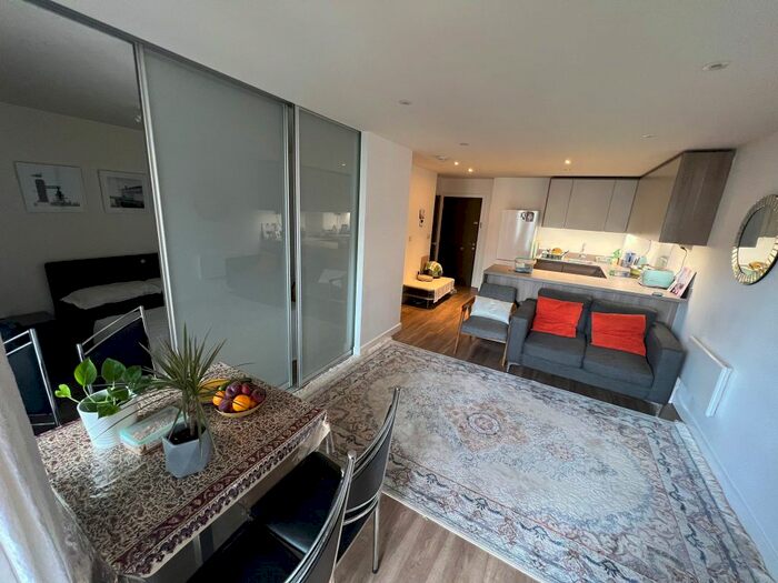 1 Bedroom Semi Detached House To Rent In Beaufort Square, London, NW9