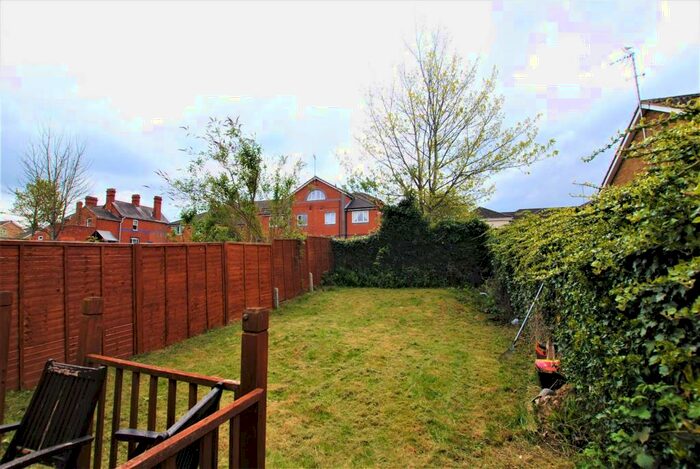 2 Bedroom Semi-Detached House To Rent In Aspen Close, Rushden, NN10