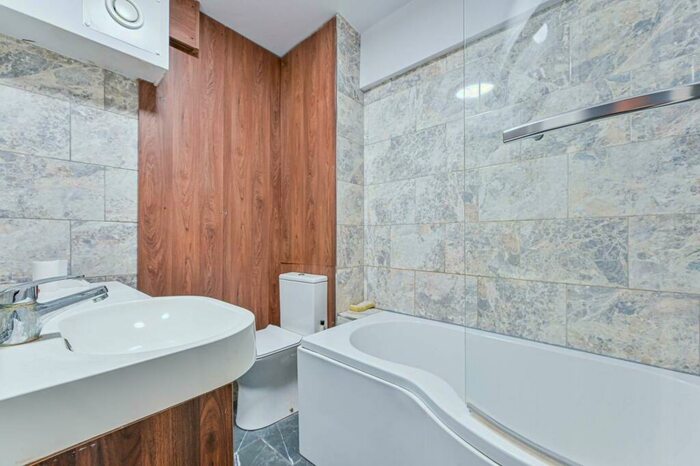 1 Bedroom Flat To Rent In Redcar Street, Camberwell, London, SE5