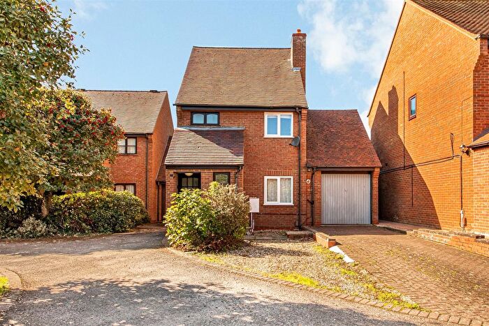 3 Bedroom Link Detached House To Rent In Harlow Way, Marston, Oxford, OX3