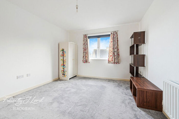 2 Bedroom Apartment For Sale In Bramhope Lane, Charlton, SE7