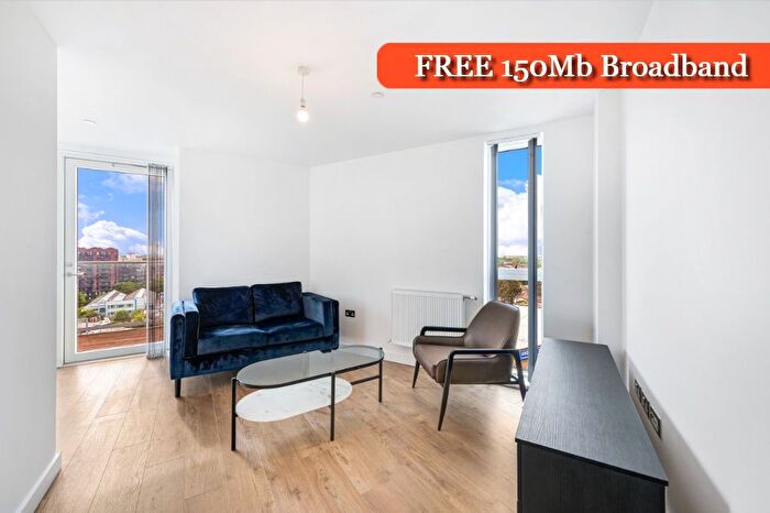 1 Bedroom Flat To Rent In Stylus Place, Hayes, UB3