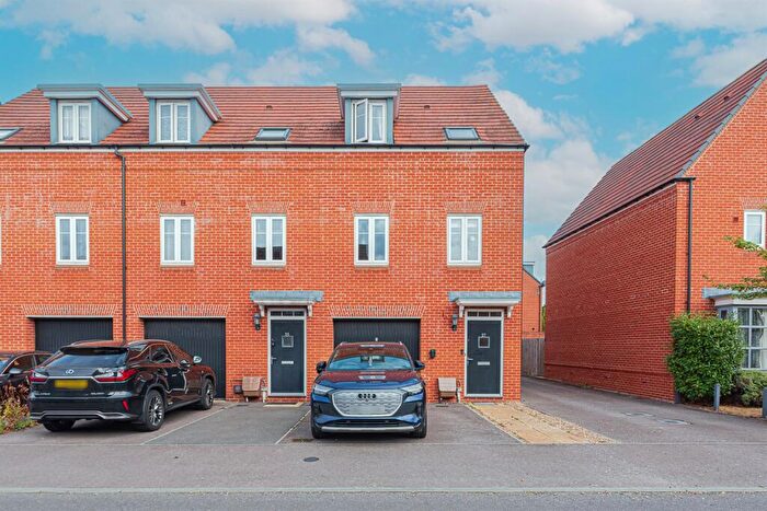 3 Bedroom Town House To Rent In Bremner Way, Wokingham, RG40