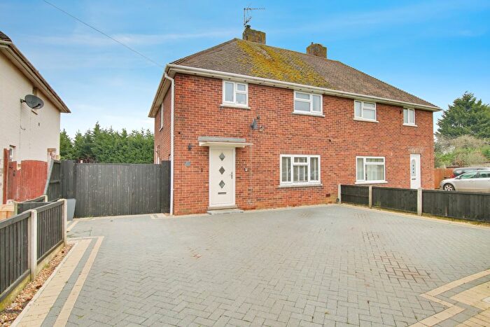 3 Bedroom Semi Detached House For Sale In Russell Avenue, March, PE15