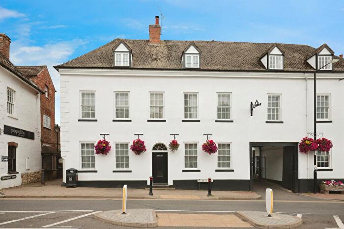 5 Bedroom Town House For Sale In Market Hill, Southam, CV47