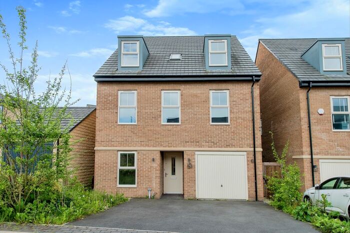 5 Bedroom Detached House To Rent In Colclough Close, Castleford, West Yorkshire, WF10
