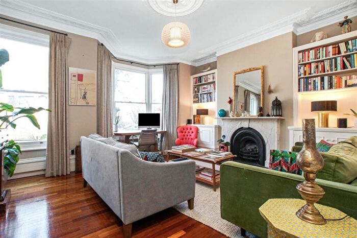 3 Bedroom Flat To Rent In Huddleston Road, London, N7