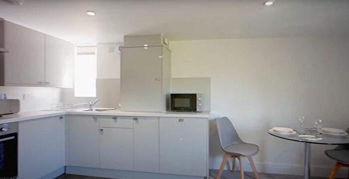 2 Bedroom Flat To Rent In Mapperley Road, Nottingham, NG3