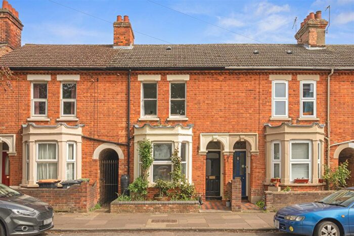 3 Bedroom Terraced House For Sale In Dudley Street, Bedford, MK40