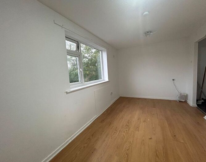 1 Bedroom Flat For Sale In Barnsdale Road, Anstey Heights, Leicester, LE4