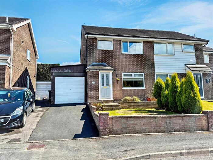 3 Bedroom Semi Detached House For Sale In Amberley Drive, Buxton, SK17