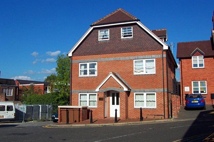1 Bedroom Flat For Sale In Bishops House, Lower South Street, Godalming, Surrey, GU7