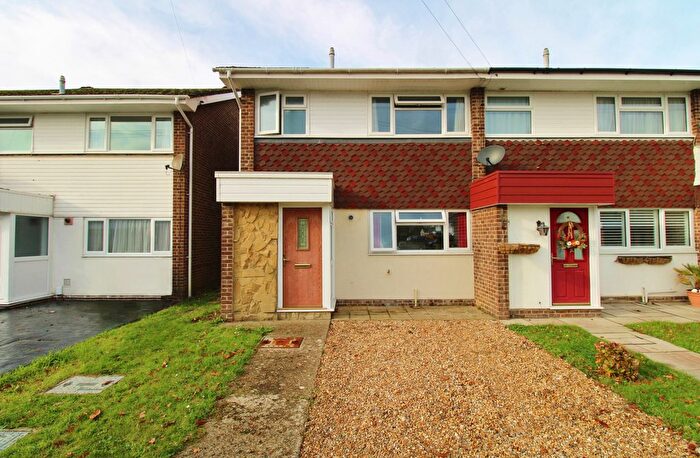 3 Bedroom End Of Terrace House For Sale In Elsfred Road, Hill Head, PO14