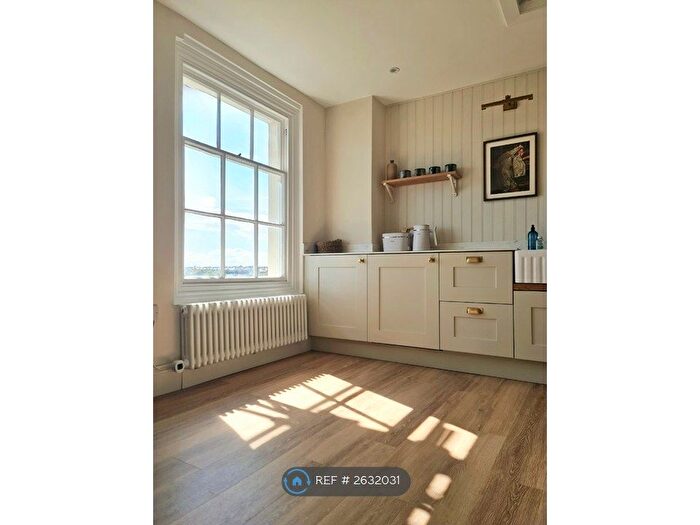 1 Bedroom Flat To Rent In Trinity Square, Margate, CT9