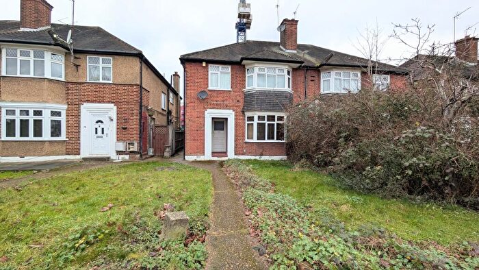 1 Bedroom Property To Rent In Beechcroft Avenue, HA2