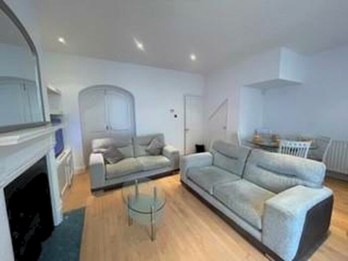 2 Bedroom End Of Terrace House To Rent In East Front, Brandling Place, Jesmond, Newcastle, NE2