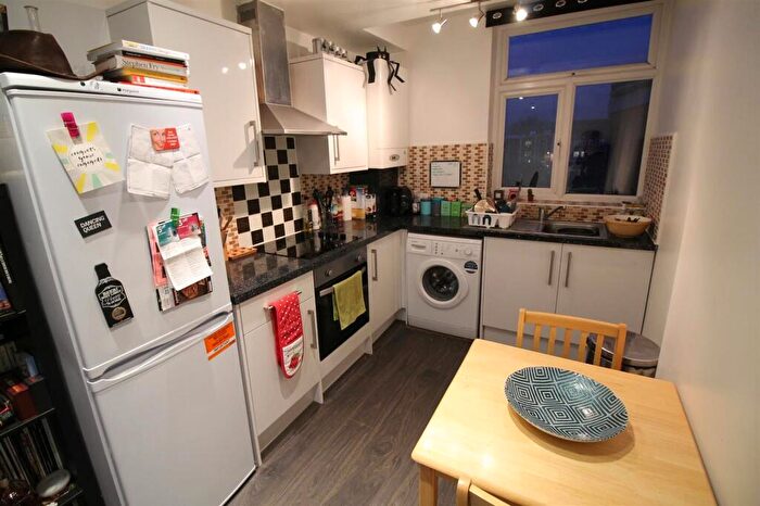 2 Bedroom Flat To Rent In Lawford Street, Bristol, BS2