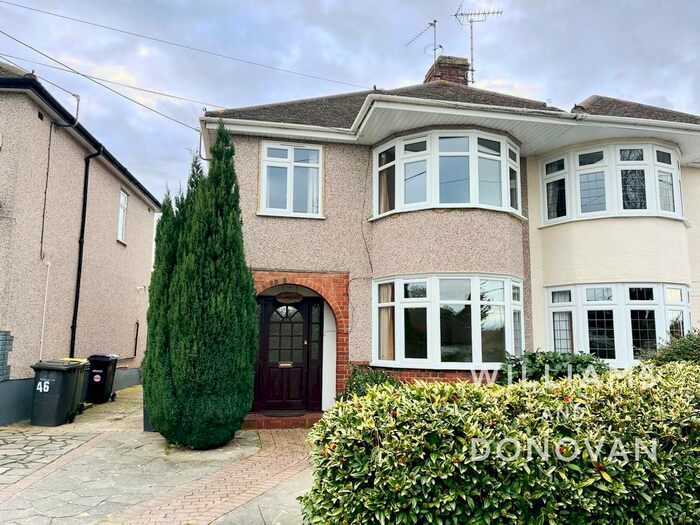 3 Bedroom Semi-Detached House To Rent In Broadlands Avenue, Hockley, SS5