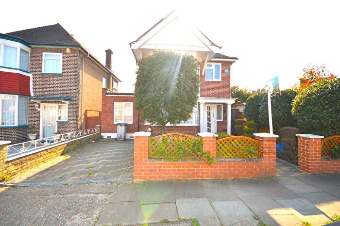 4 Bedroom Detached House For Sale In Grasmere Avenue, Wembley, HA9
