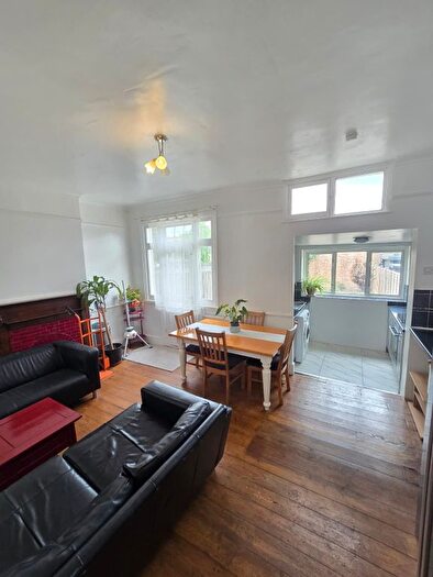 4 Bedroom Terraced House To Rent In Undine Street, London, SW17